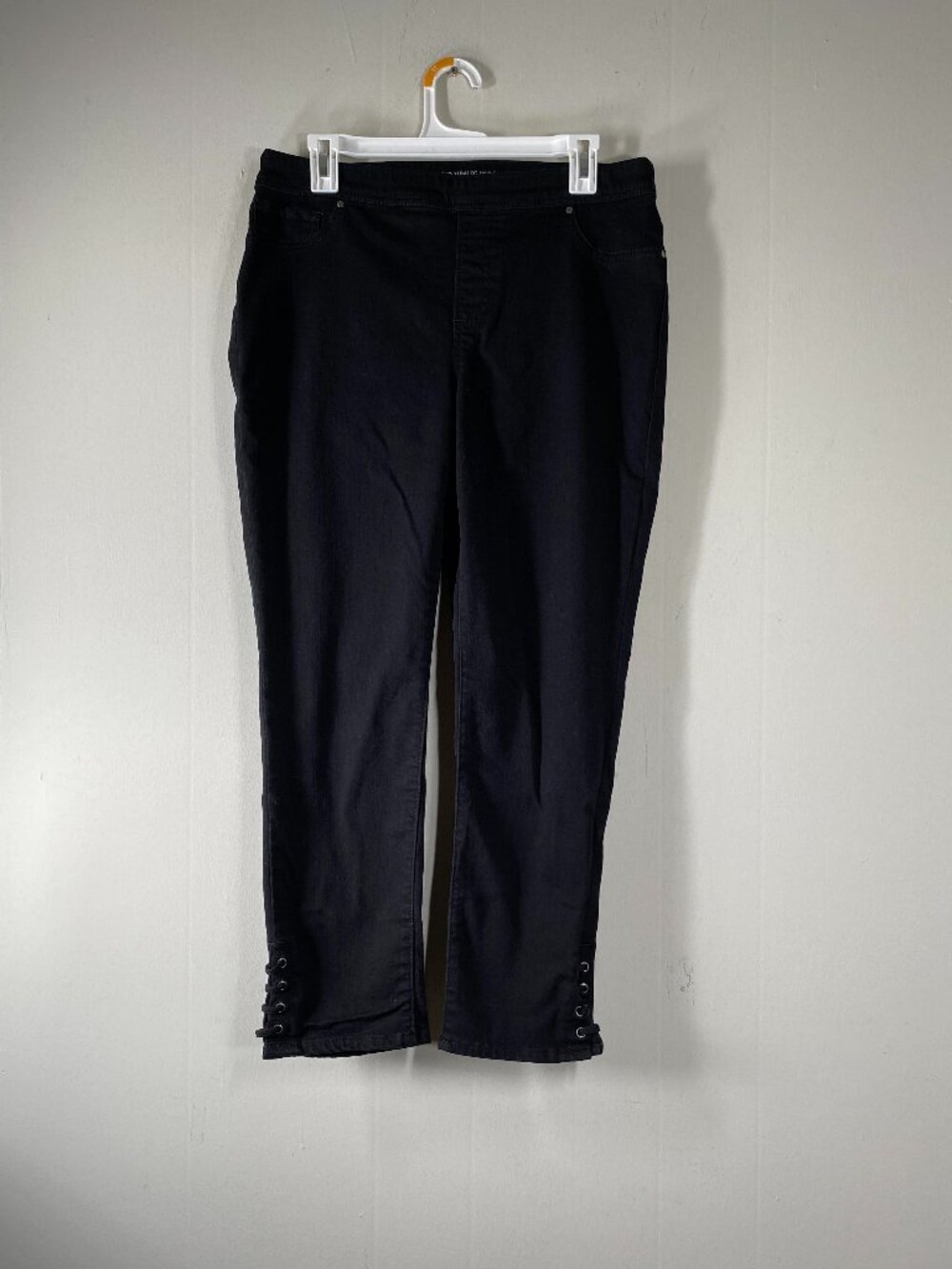 Chico's Girlfriend SLIM Leg Ankle Pull On Jeans Women's 1 (US 8) Black
